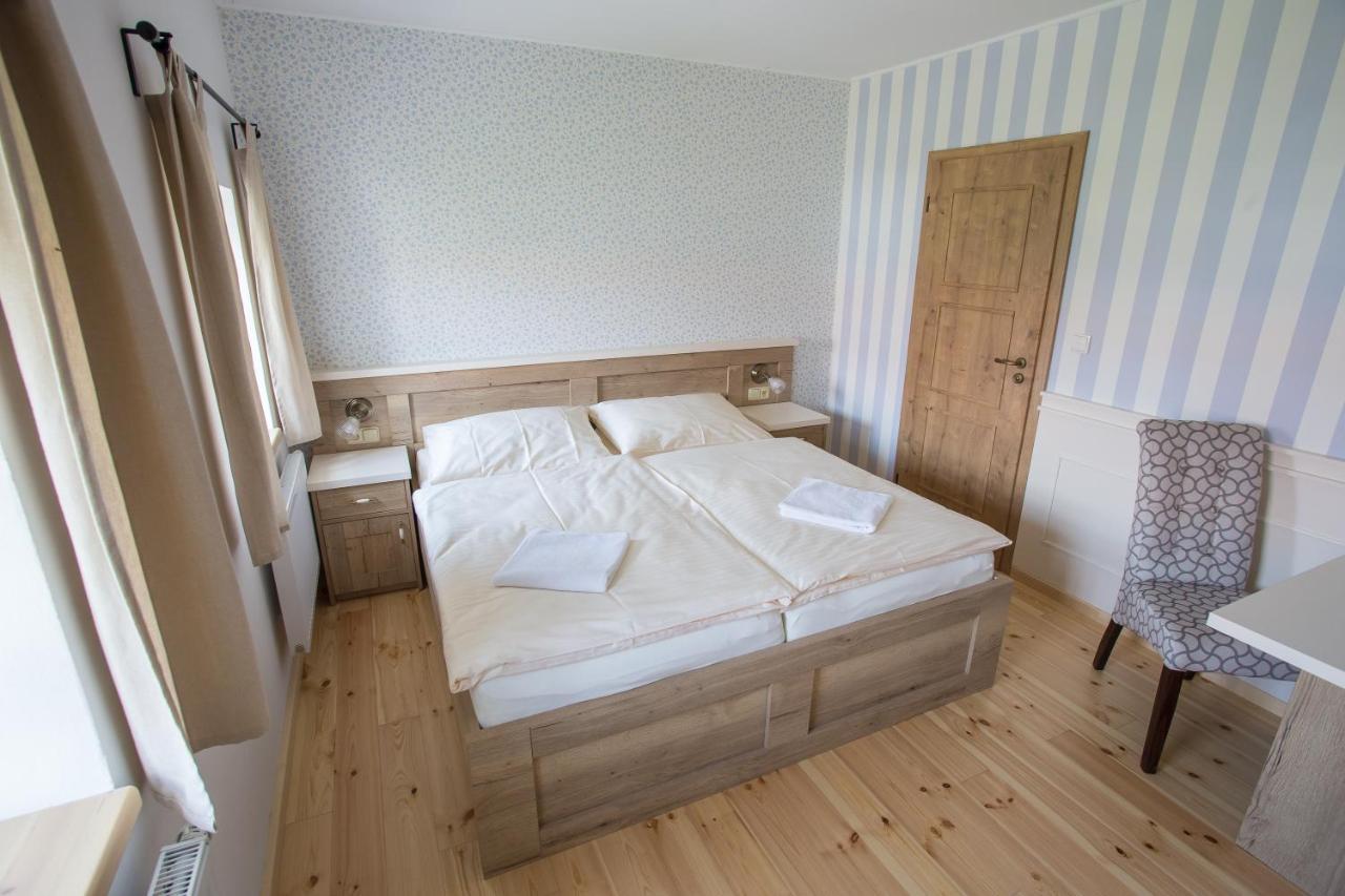 Penzion Statek Bernard Kralovske Porici Room photo