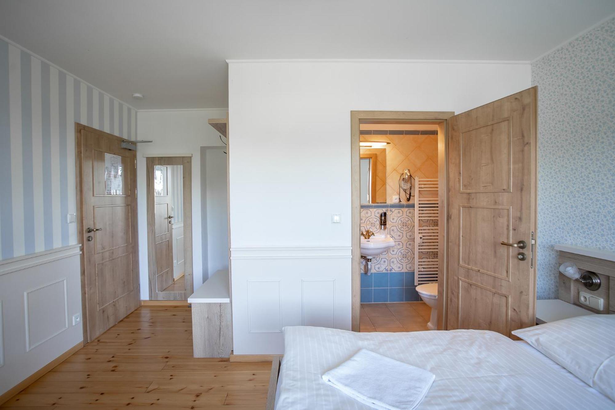 Penzion Statek Bernard Kralovske Porici Room photo